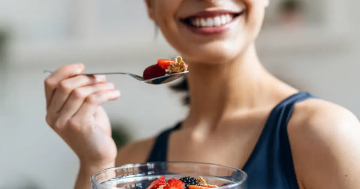 O Que São Fibras e Seus Tipos? As fibras alimentares são componentes vegetais que o...